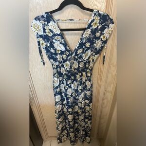 Live To Be Spoiled Women Maxi Blue Dress Sz S Floral V Neck Open Back Stretch